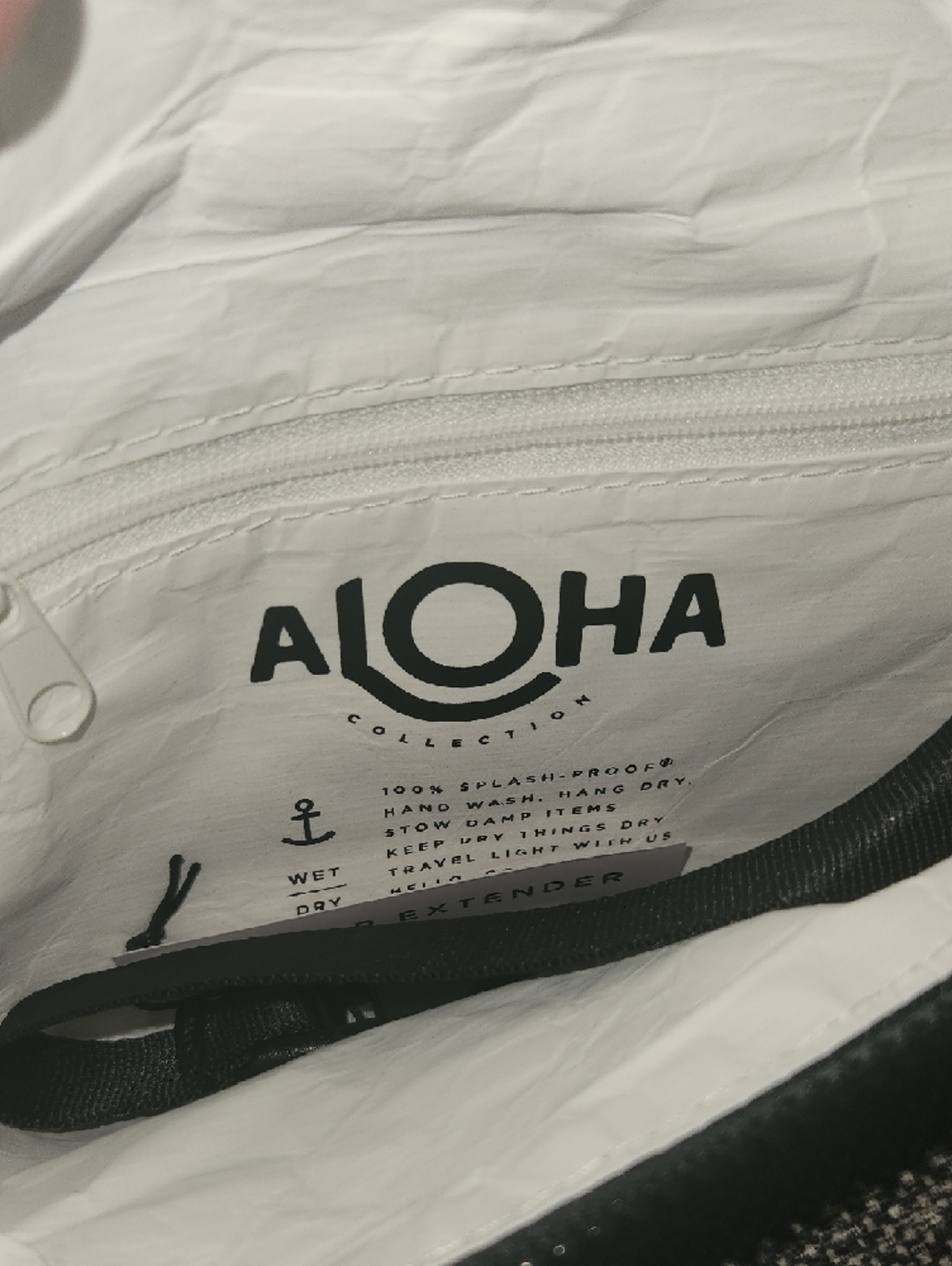 ALOHA Collection White Tote & Waist Bag Set with Black Accents - Picture 5 of 7
